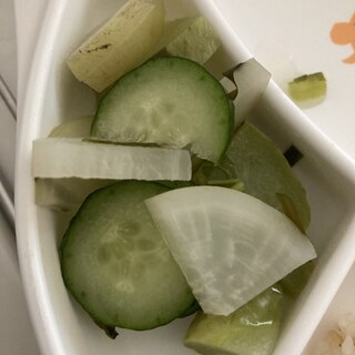 シャキシャキ野菜の新鮮サラダ！